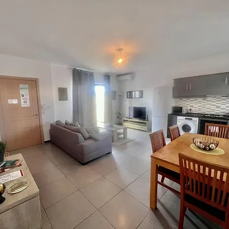 83/3-Lovely 1 Bedroom Penthouse Birkirkara Exterior photo