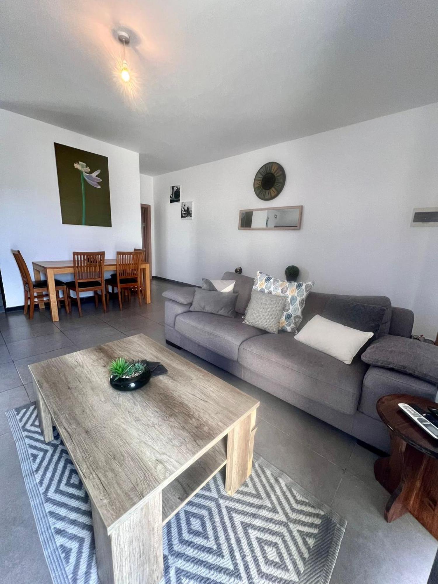 83/3-lovely 1 Bedroom Penthouse Apartment *
